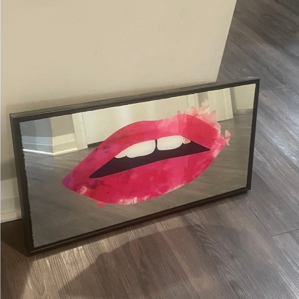 Mirror Lip Wall Decor :)